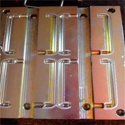 硅膠制品彎管模具及其應用實例——以東莞市寮步班泰模具廠為例